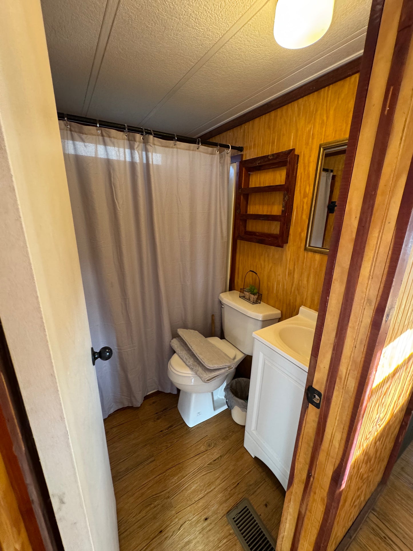 Creekfront Cabins 4, 5 & 6 | 1-Bedroom + Loft