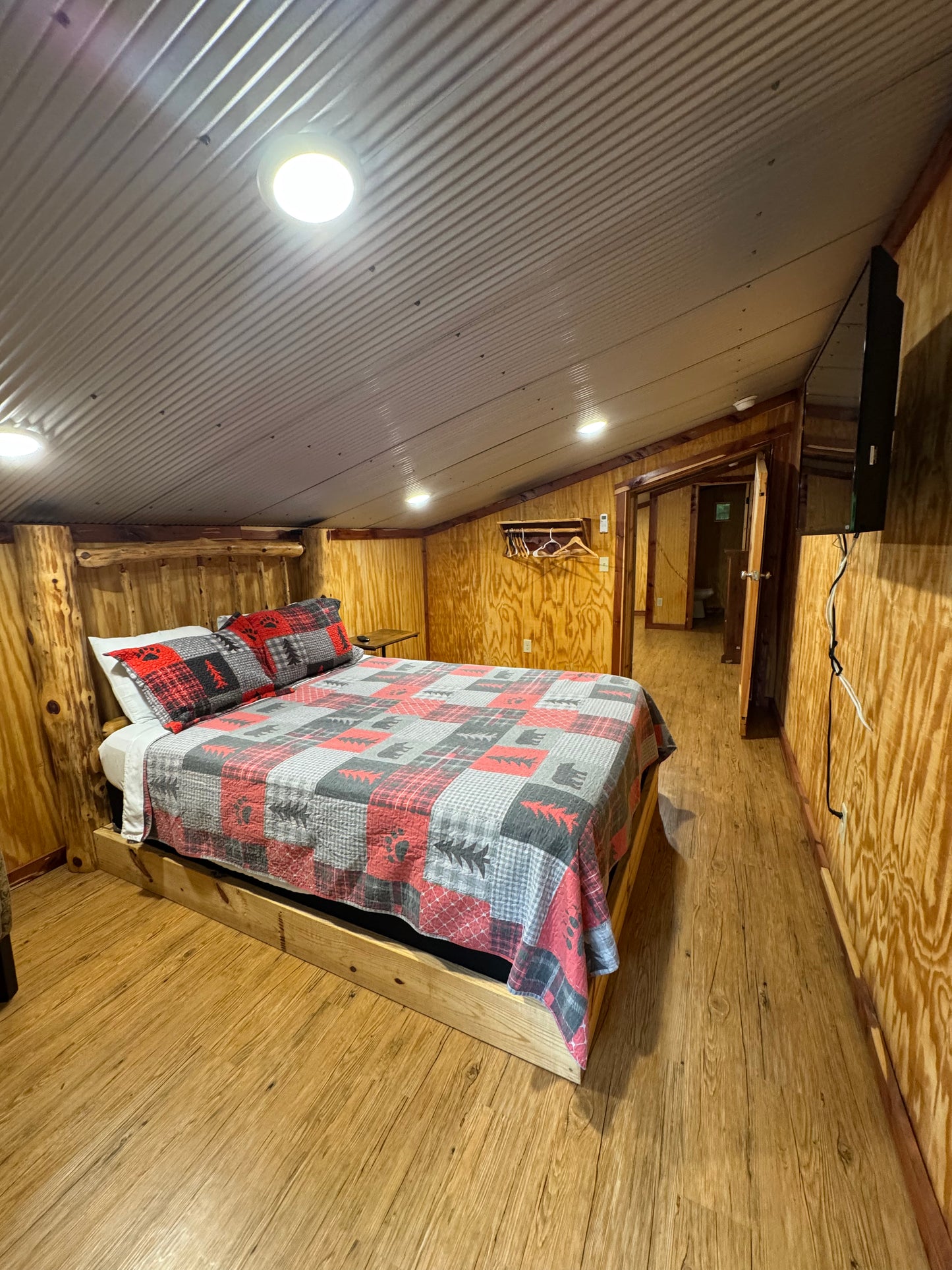 Creekfront Cabin 1 | 3-Bedroom + Loft & 1.5 Bath